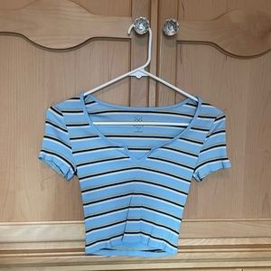 PacSun Basic Cropped V-Neck Shirt